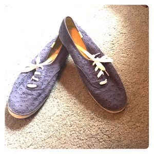 NAVY BLUE EYELET LACE KEDS SNEAKERS!!