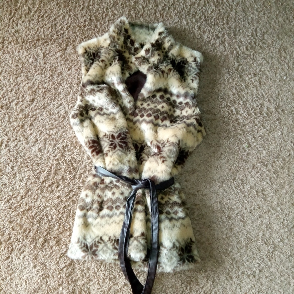 Women's faux fur vest