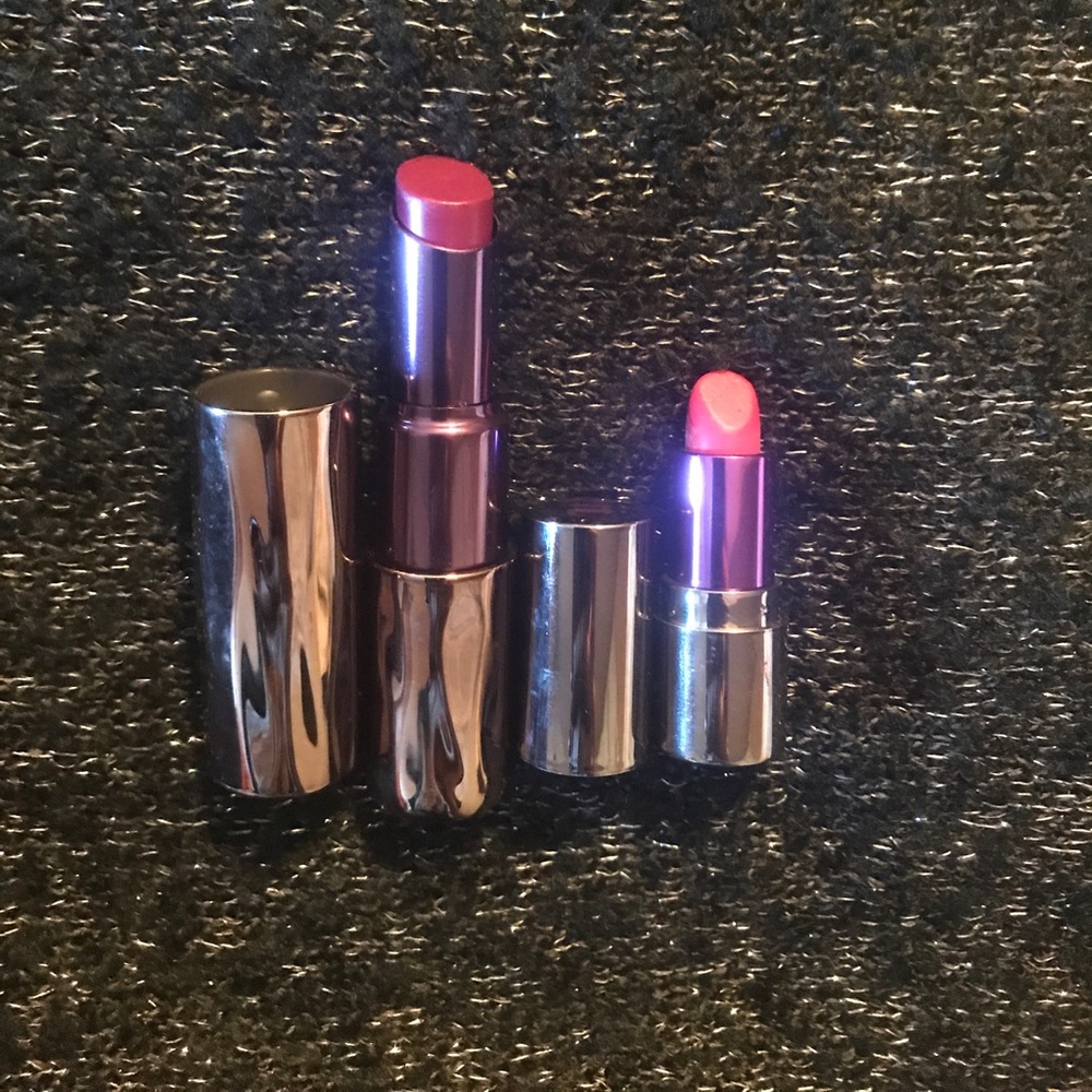 Urban Decay lipstick in “Venom”