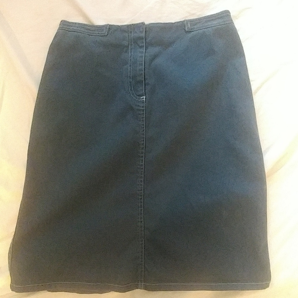 Stretch mid-length pencil skirt
