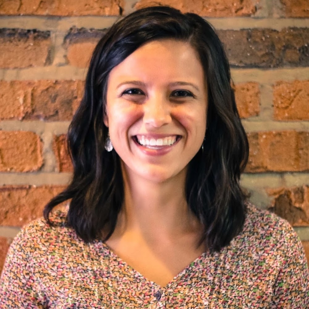Meet your Posher, Lora