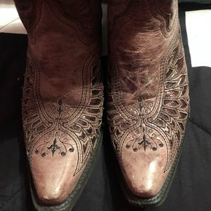 Corral boots