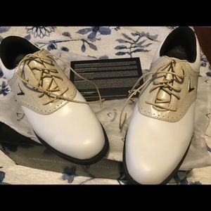 Ladies Callaway golf shoes! NWOT.