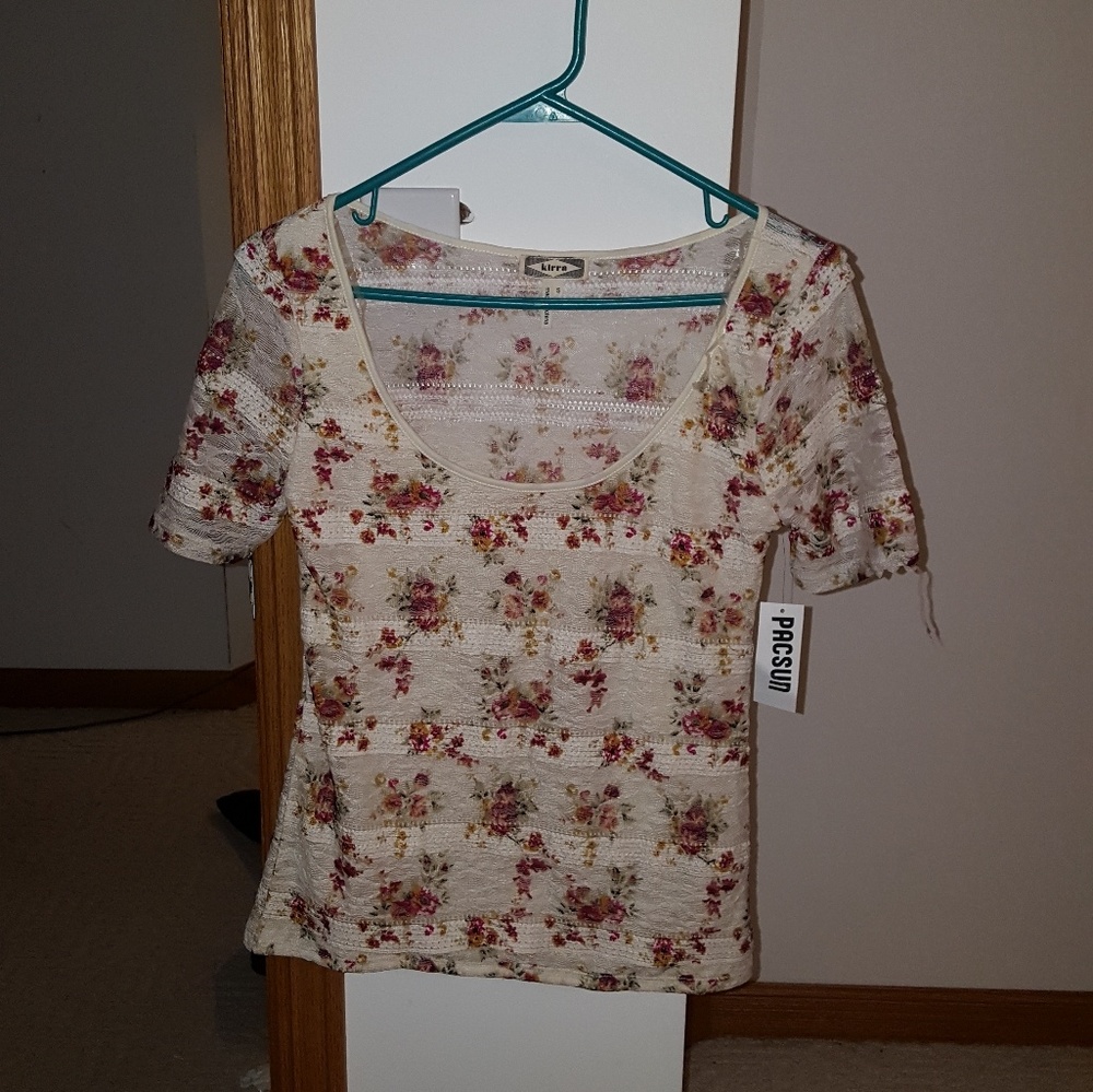 Lacey floral shirt nwt