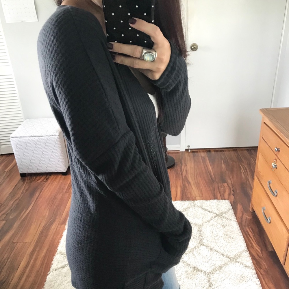 CLEARANCE 🔳LAST 1 • Gianna Waffle Cardigan - Navy - Picture 5 of 6