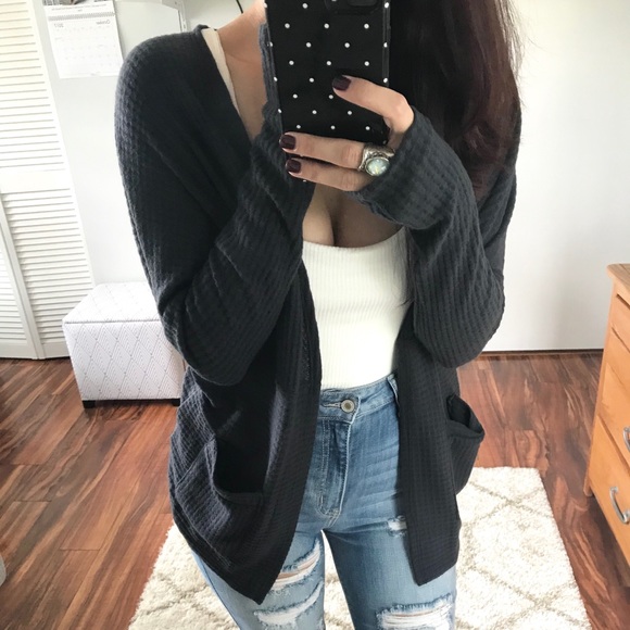 CLEARANCE 🔳LAST 1 • Gianna Waffle Cardigan - Navy - Picture 3 of 6