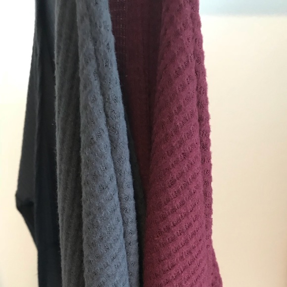 CLEARANCE 🔳LAST 1 • Gianna Waffle Cardigan - Navy - Picture 6 of 6