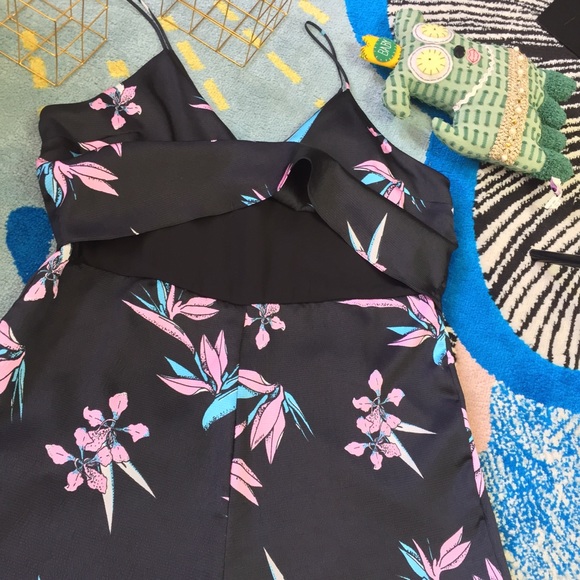 🌸Floral Lace Romper - Picture 4 of 7