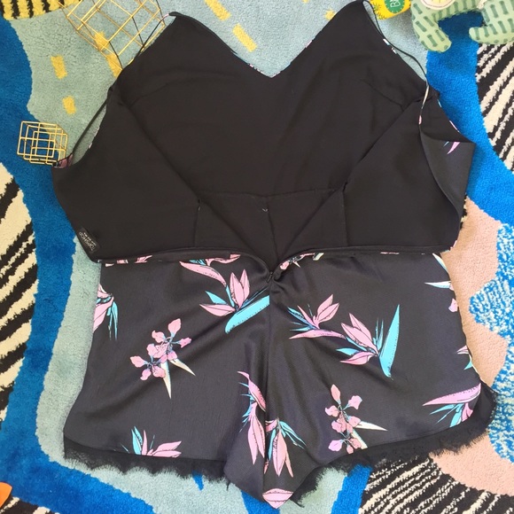 🌸Floral Lace Romper - Picture 6 of 7