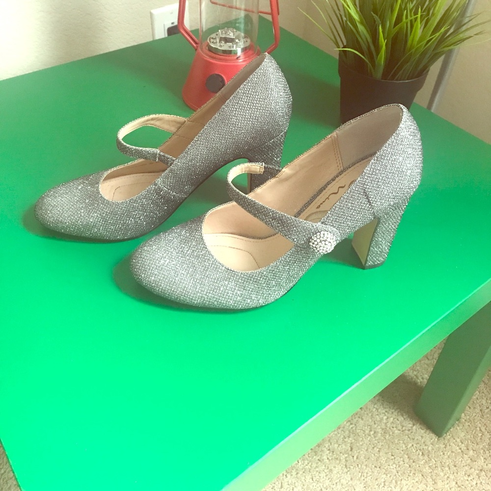Glittery silver Nina pumps