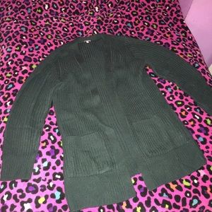 Really cute cardigan just in time for fall !