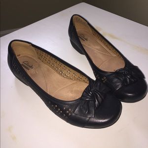 Clarks - super comfortable and cute! Size 8 flats