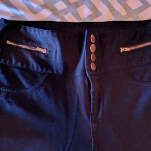 **GIFTED** - Picture 3 of 6