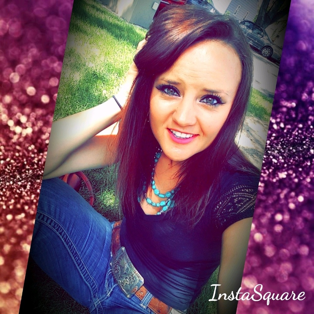 Meet your Posher, Amelia