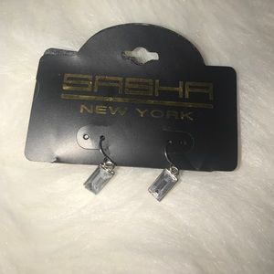 Women’s dangle earrings