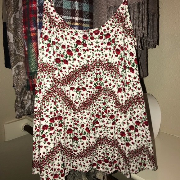 White with red flowered tank - Picture 1 of 2