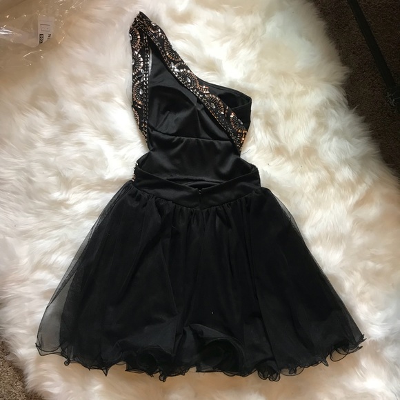 Black dress - Picture 2 of 2