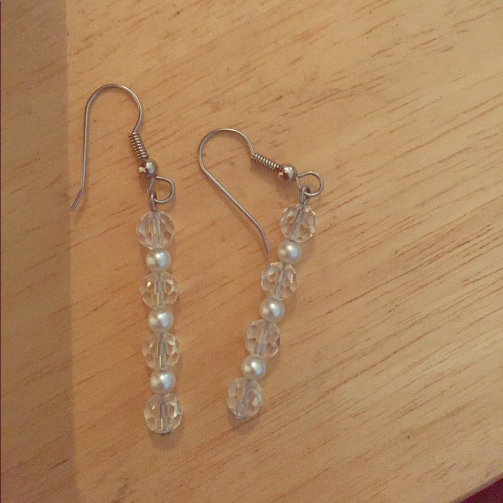 Pretty clear and silver dangling earrings