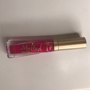 Too Faced Liquid Lipstick in It’s Happening