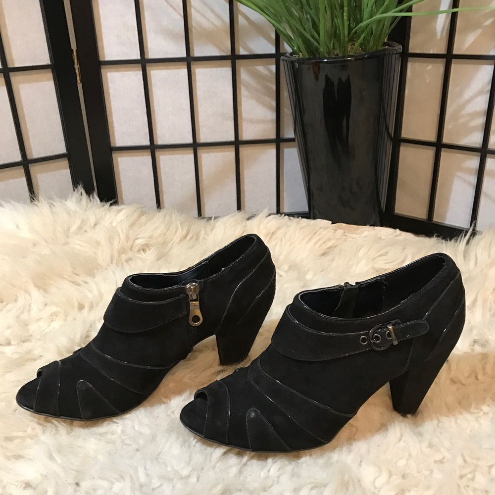 💖VANELi Open Toe Bootie Black Soft Suede Size 7