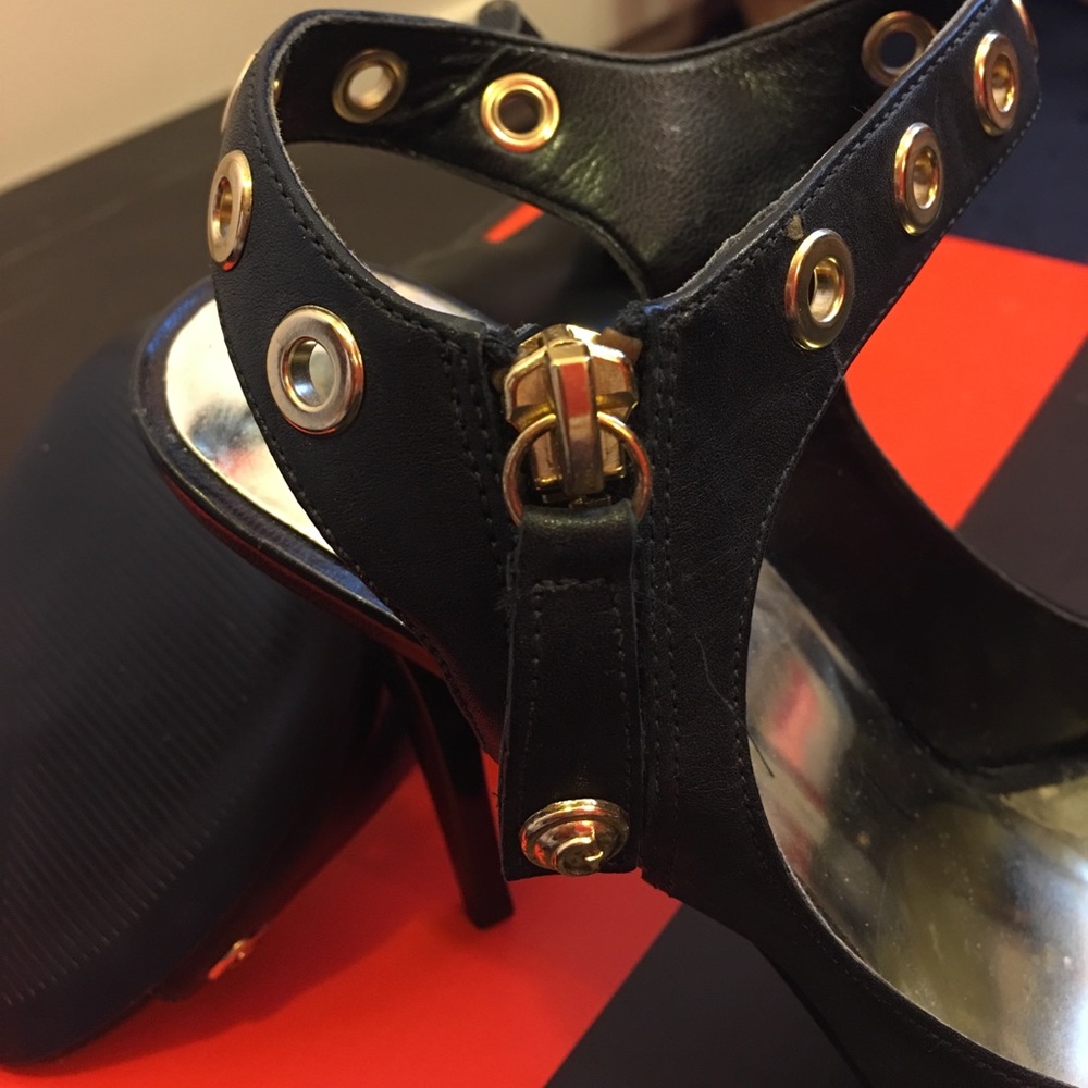 Guess Heels - Picture 5 of 6