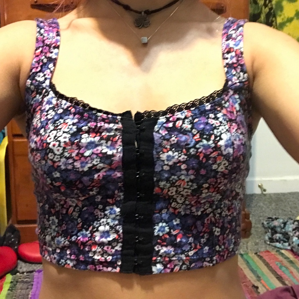 Crop, corset like top