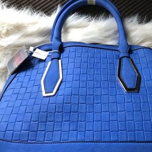 Blue tote with Golf accents