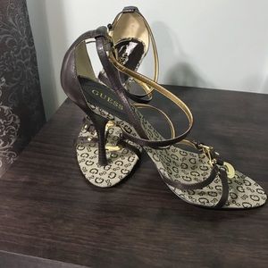 NWOT Guess sandals size 8M