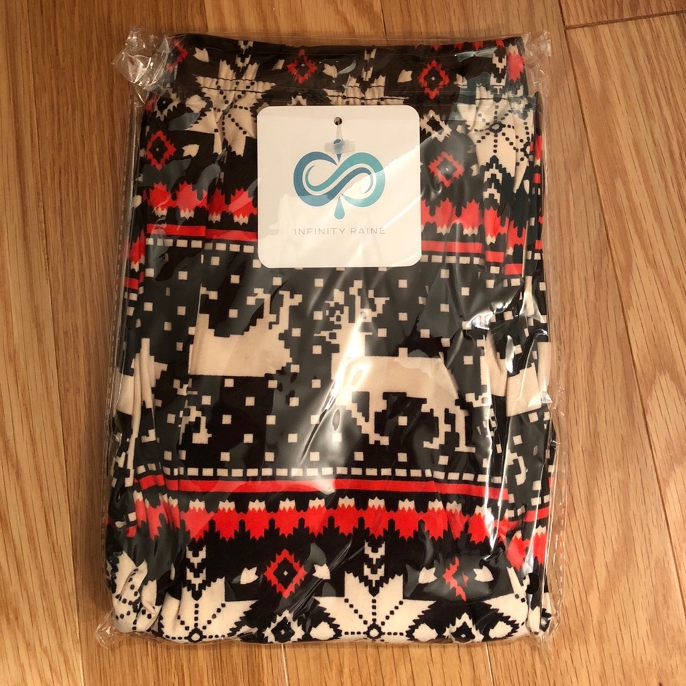 β’ ONE LEFT! πβ’ Holiday Print Leggings - Picture 7 of 7