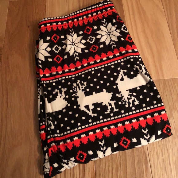 • ONE LEFT! 🎄• Holiday Print Leggings - Picture 3 of 7