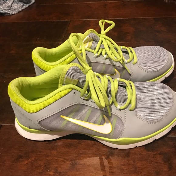 Nike running shoes - Picture 2 of 3