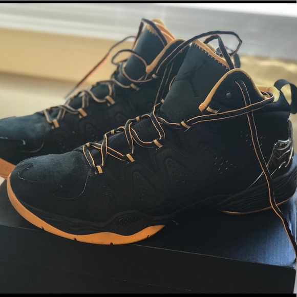 Melo’s - Picture 3 of 3