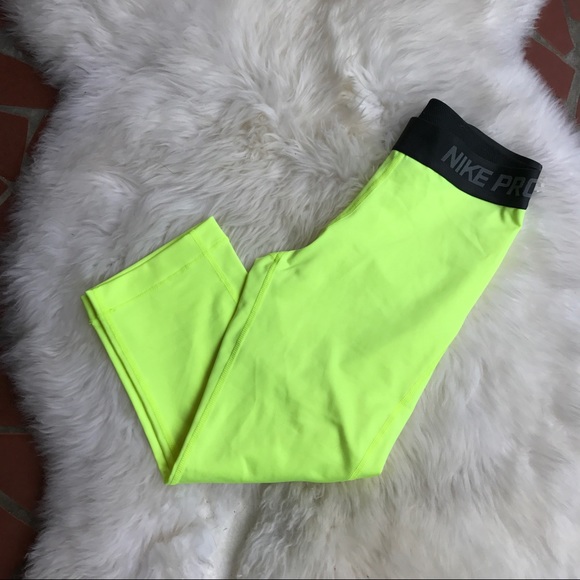 Nike Pants - *NWOT* pro workout legging