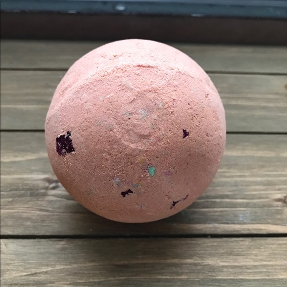 Homemade and organic bath bombs - Picture 7 of 8