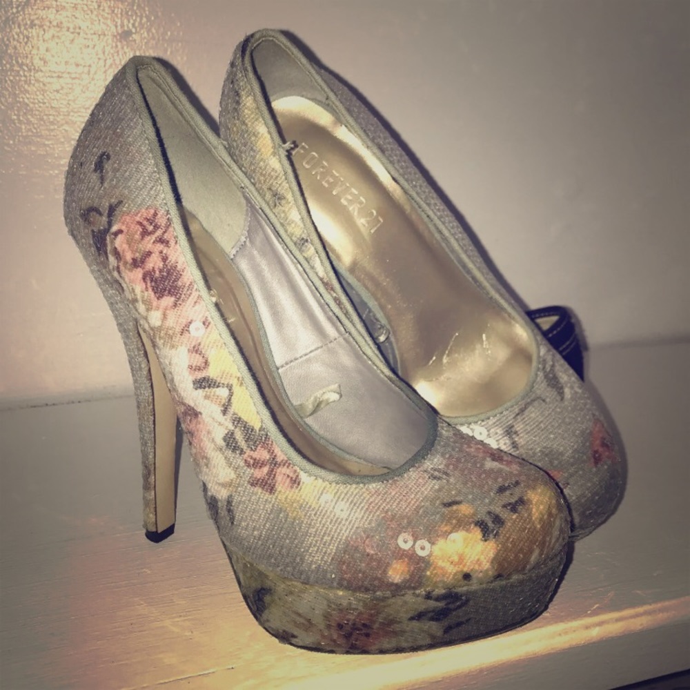 Forever 21 floral 👠 heels