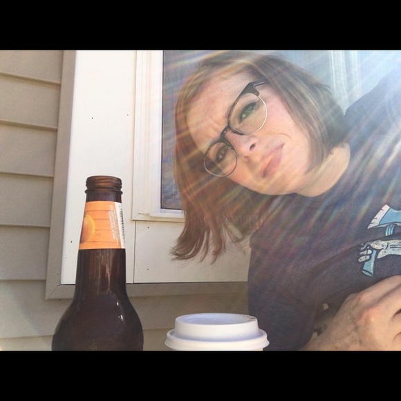 Meet your Posher, Lauren - Picture 2 of 5