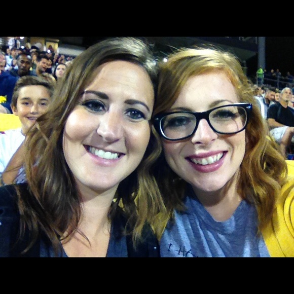 Meet your Posher, Lauren - Picture 4 of 5