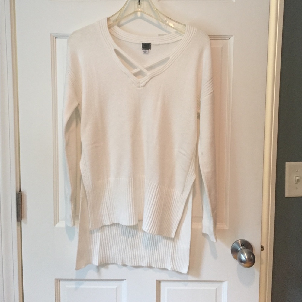 Pretty white sweater