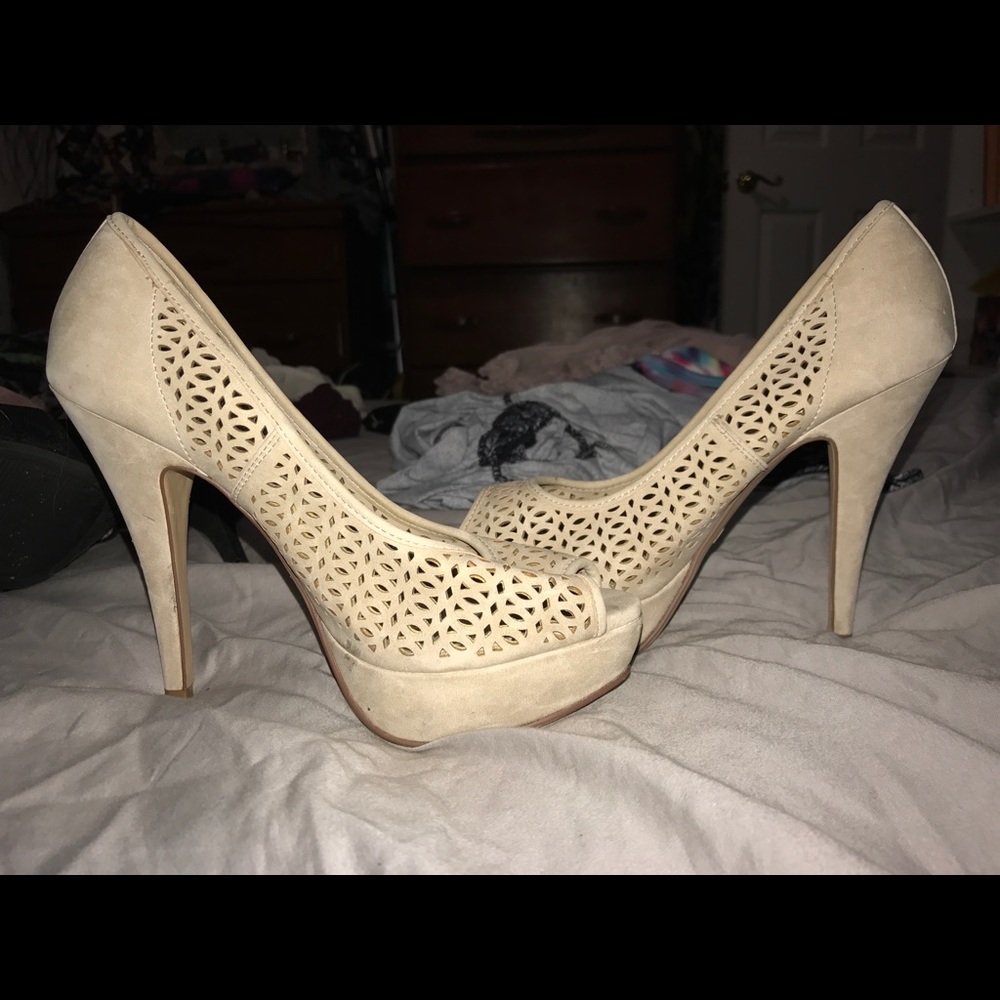 Cut out, peep toe heels