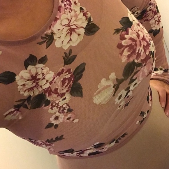 Floral mesh crop top - Picture 3 of 3