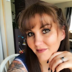 Meet your Posher, Dacee