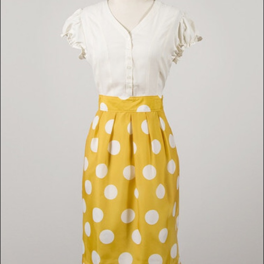 Downeast Dress Gold with polka dots Medium