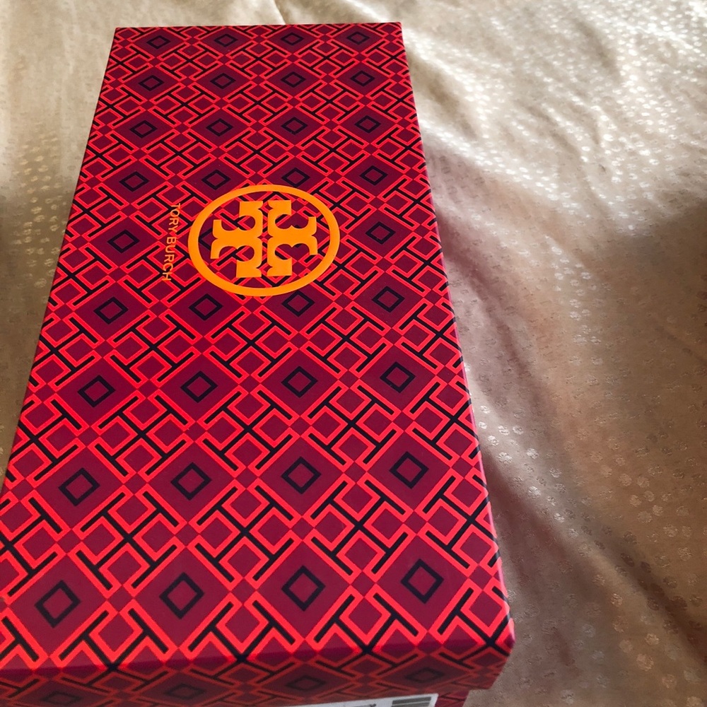 Tory Burch empty shoe box! 📦