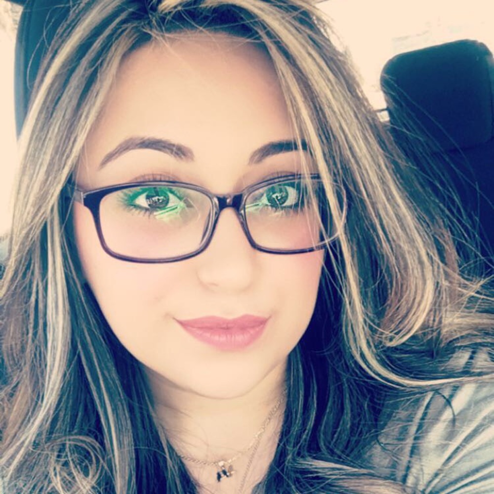 Meet your Posher, Ivonn