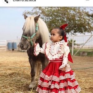 Meet your Posher, Alejandra