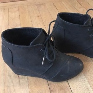 Toms black Desert wedge booties