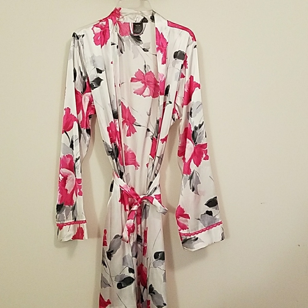 Apt. 9 small floral robe
