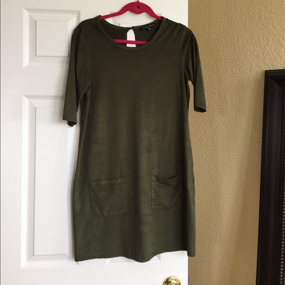 Short sleeve shift dress