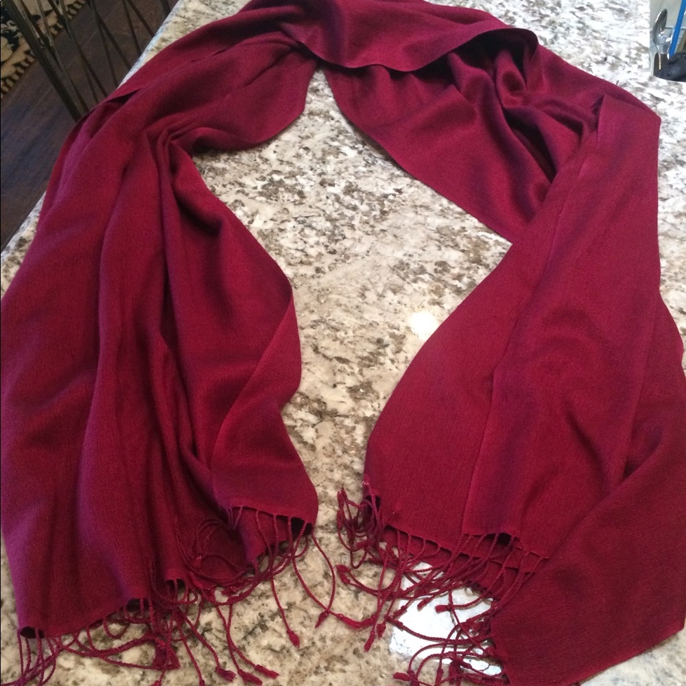 EUC Pashmina Burgundy