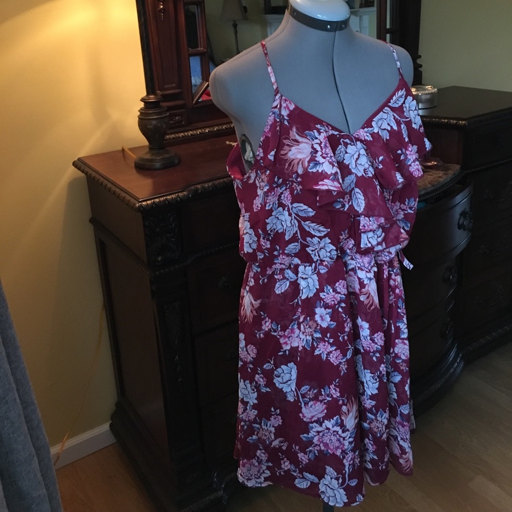 Classy spring/summer dress. Size L